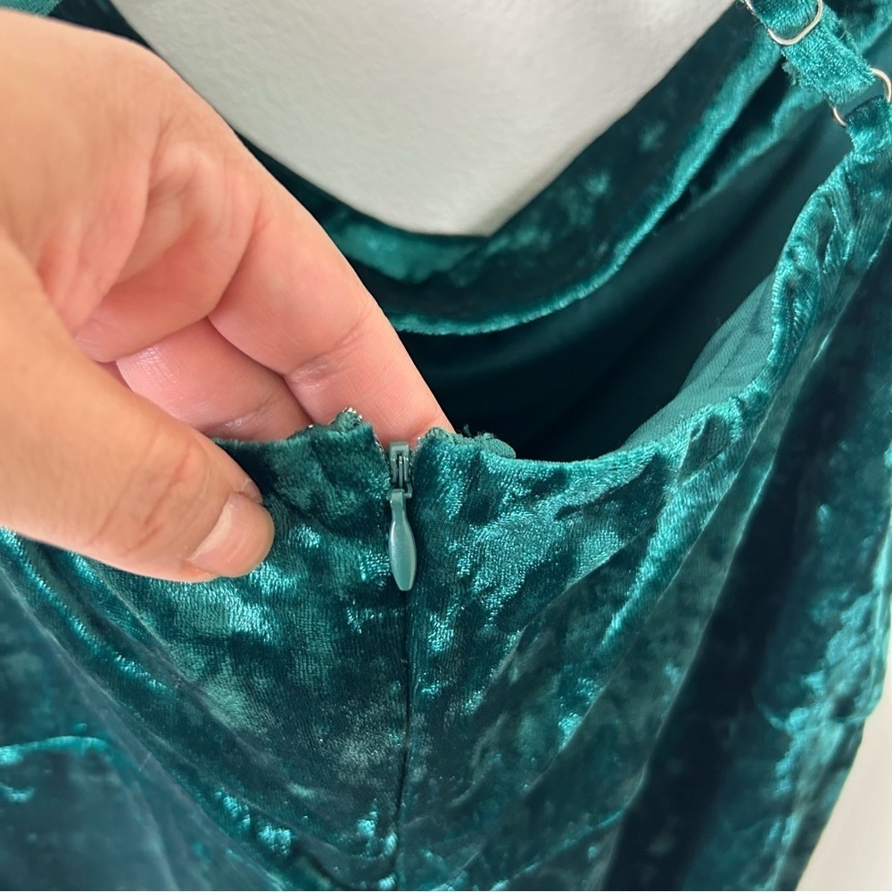 NWT - Lulus Drape Front Green crushed velvet mini dress size: XL - Picture 14 of 14